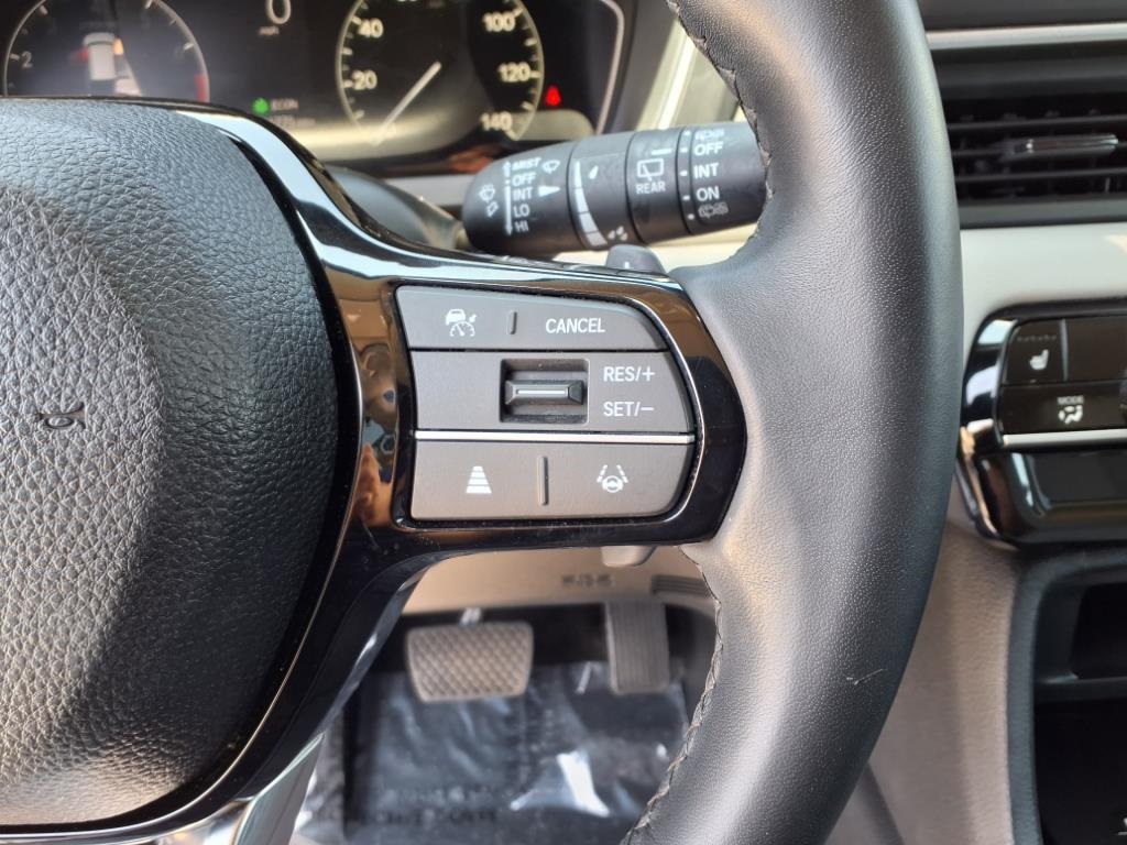 used 2023 Honda Pilot car, priced at $35,419