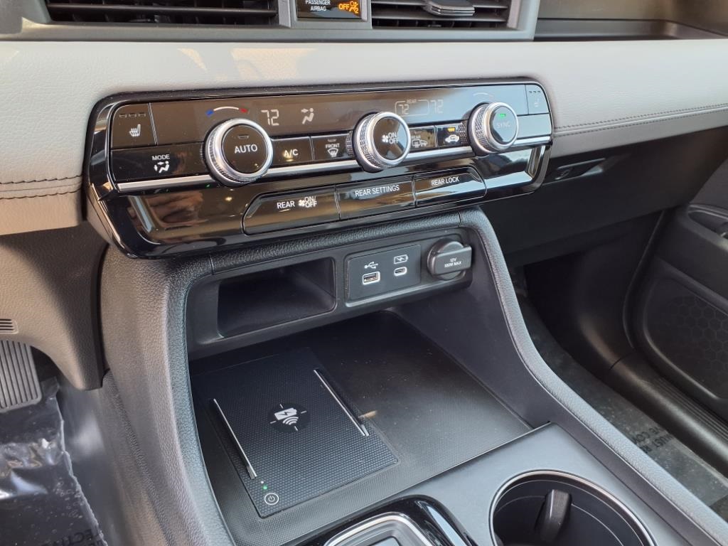 used 2023 Honda Pilot car, priced at $35,419