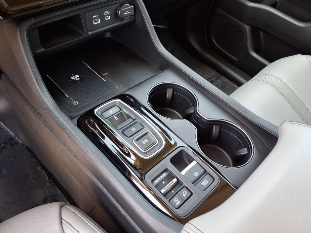 used 2023 Honda Pilot car, priced at $35,419