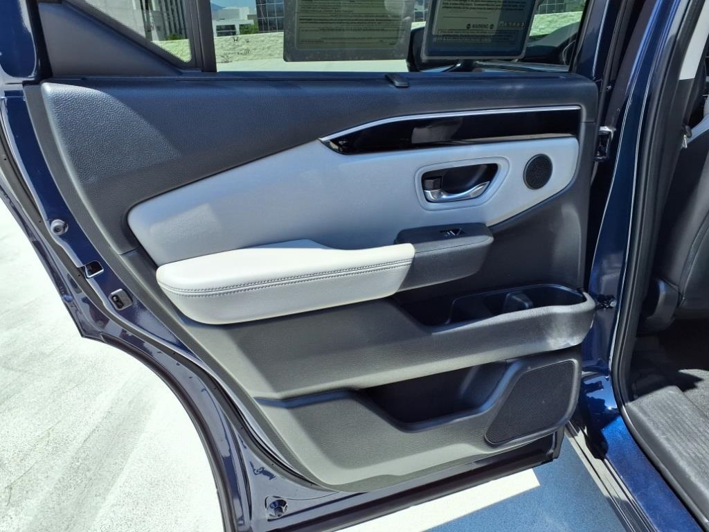 used 2023 Honda Pilot car, priced at $35,419