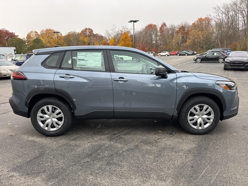 2026 Toyota Corolla Cross L photo 2