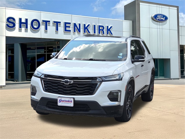 2023 Chevrolet Traverse Premier photo 2