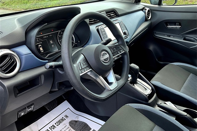 2025 Gun Metallic Nissan Versa 1.6 SV FWD Sedan
