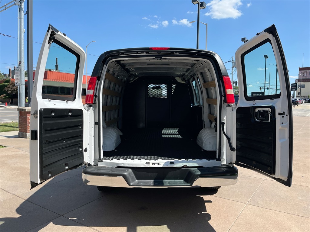 2024 Gmc Savana 2500 Cargo photo 17