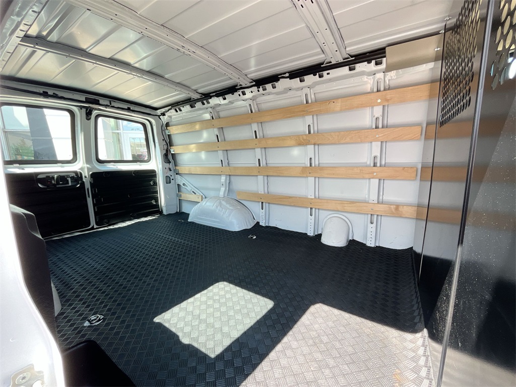 2024 Gmc Savana 2500 Cargo photo 18
