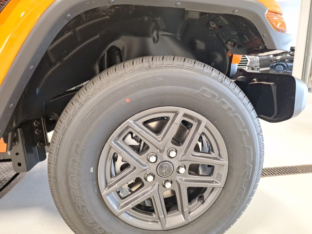 new 2025 Jeep Gladiator car, priced at $42,999