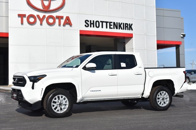 2026 Toyota Tacoma SR5's photo