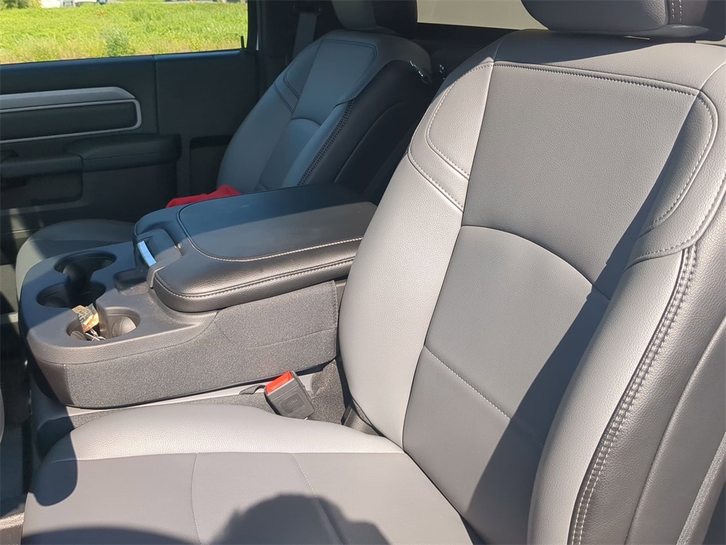 2023 Ram 2500 Tradesman photo 35