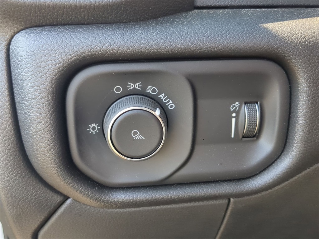 2023 Ram 2500 Tradesman photo 43