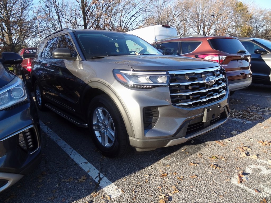 2025 Ford Explorer Active's photo