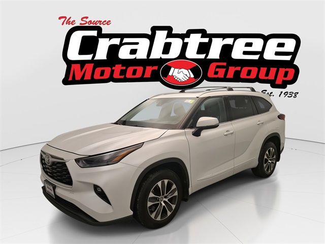 2022 Toyota Highlander XLE's photo