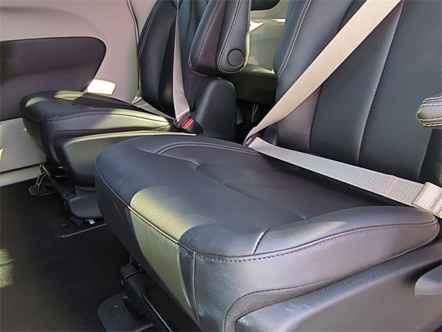 used 2024 Chrysler Pacifica Hybrid car, priced at $32,811