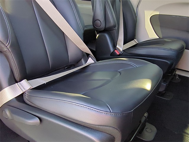 used 2024 Chrysler Pacifica Hybrid car, priced at $32,811