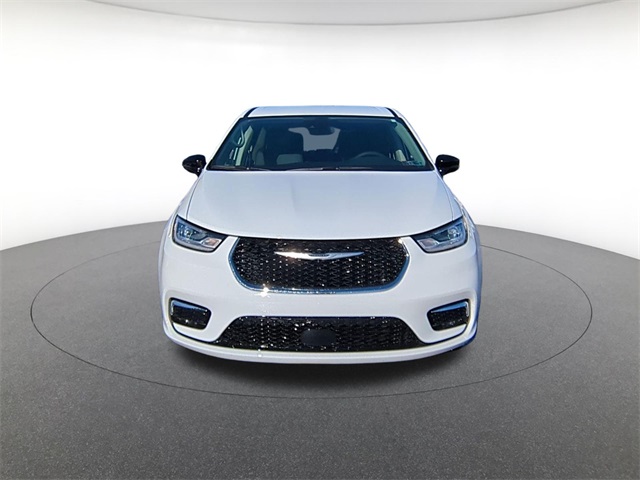 used 2024 Chrysler Pacifica Hybrid car, priced at $32,811