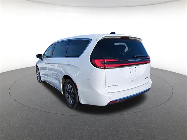 used 2024 Chrysler Pacifica Hybrid car, priced at $32,811