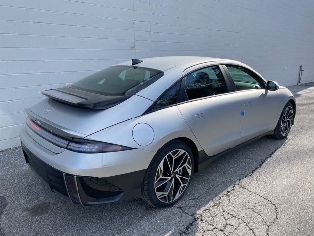 2025 Hyundai Ioniq 6 SEL photo 5