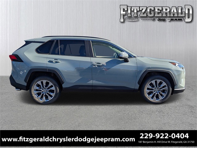 2020 Toyota RAV4 XLE Premium's photo