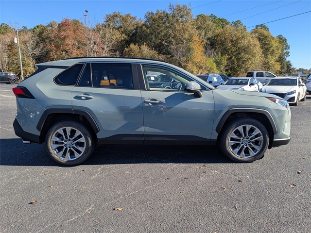 2020 Toyota RAV4 XLE Premium