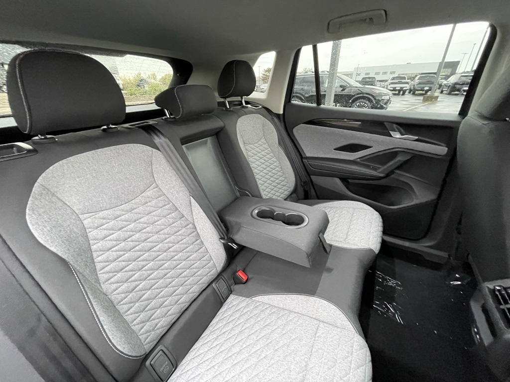 2025 Volkswagen Tiguan S photo 2