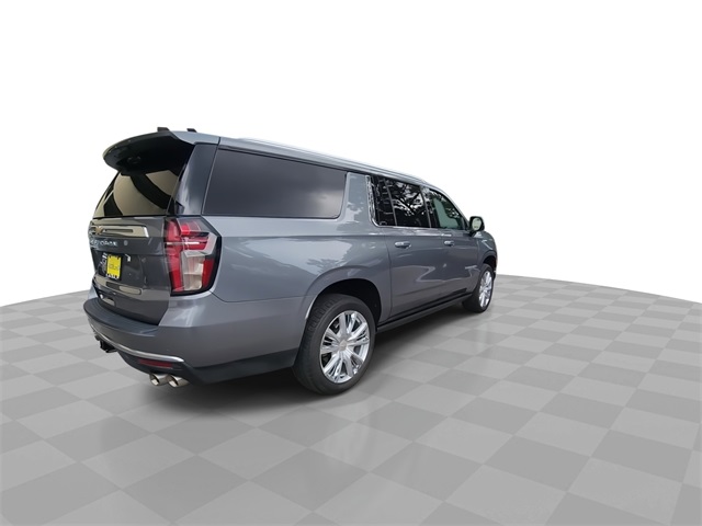 2022 Chevrolet Suburban High Country photo 4