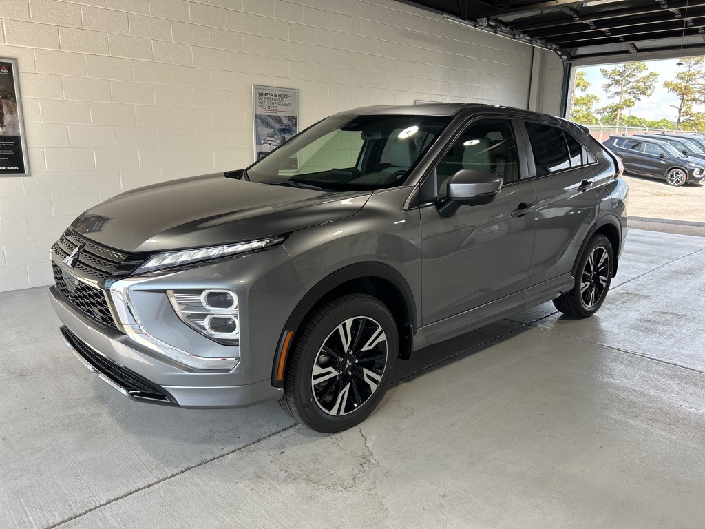 2025 Mitsubishi Eclipse Cross SEL's photo