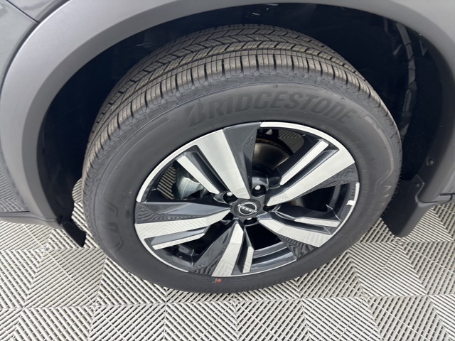 2025 Gun Metallic Nissan Rogue SL AWD SUV