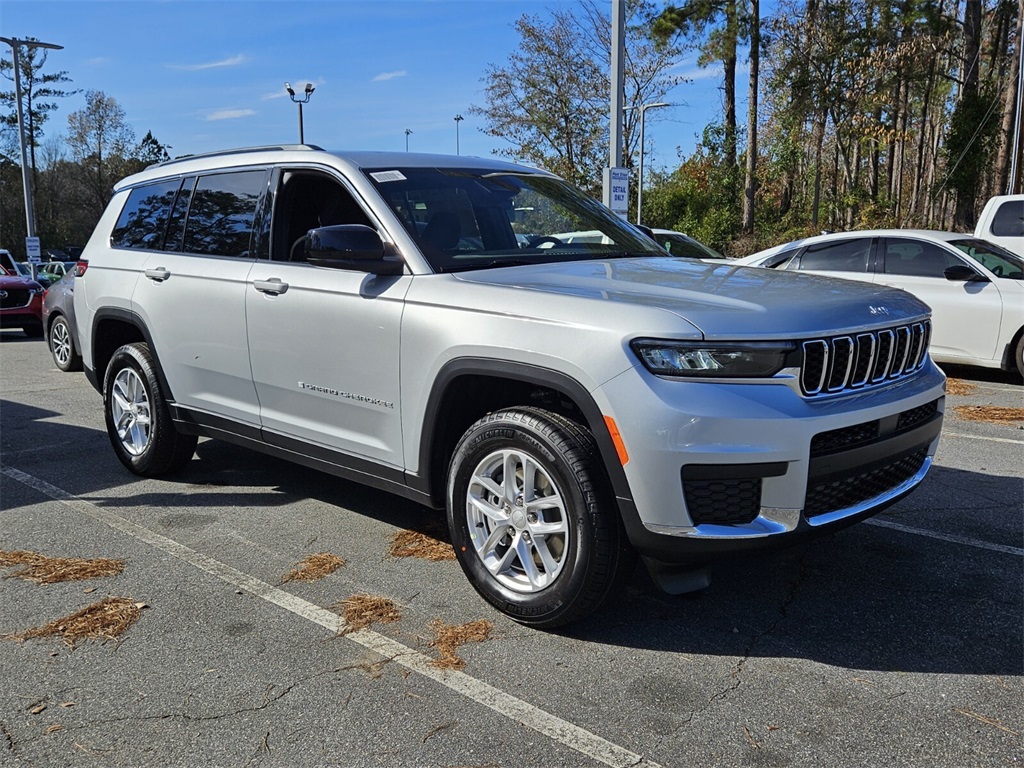 2025 Jeep Grand Cherokee L Laredo's photo