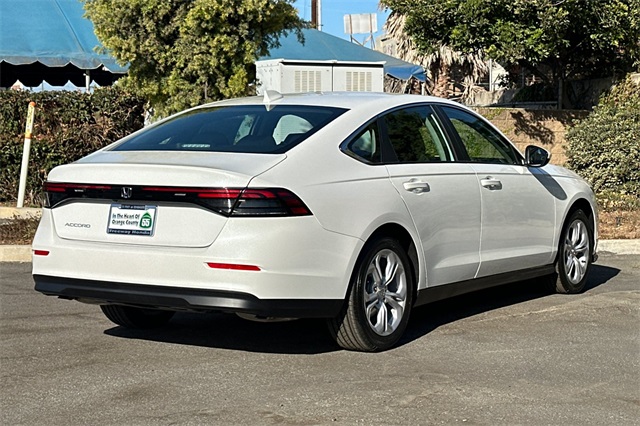 2025 Honda Accord LX photo 4