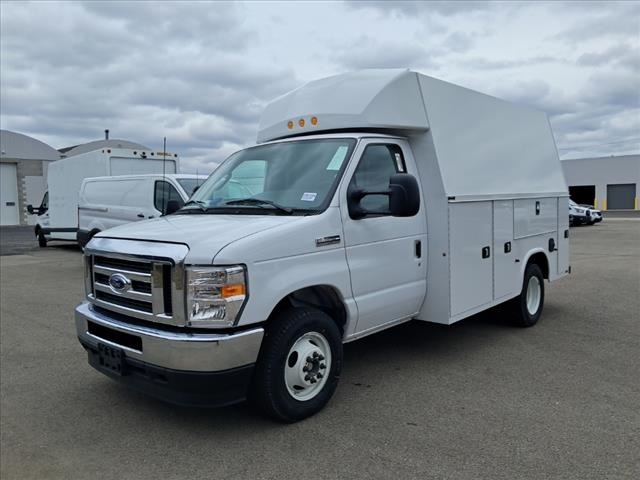 2025 Ford E-Series E-350 SD