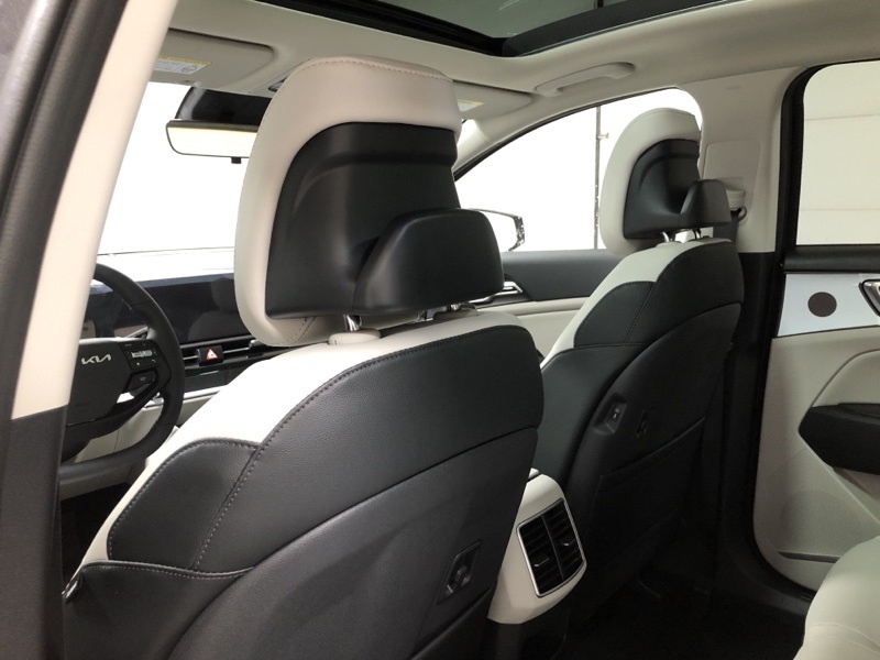 2026 Kia Sportage EX photo 18