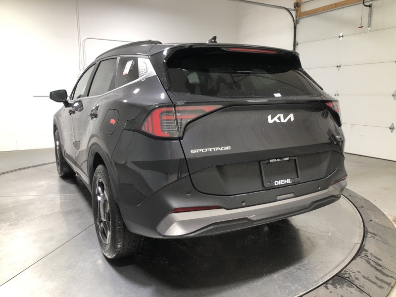 2026 Kia Sportage EX photo 5
