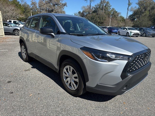 Used 2025 Toyota Corolla Cross L with VIN 7MUAAAAG4SV122515 for sale in Northfield, Minnesota