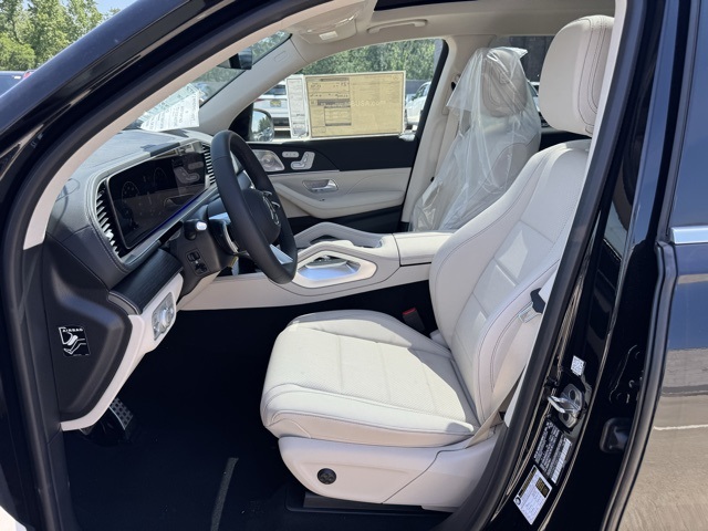 2025 Mercedes Benz GLS 450 4MATIC photo 12