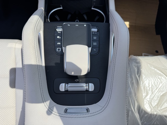 2025 Mercedes Benz GLS 450 4MATIC photo 16