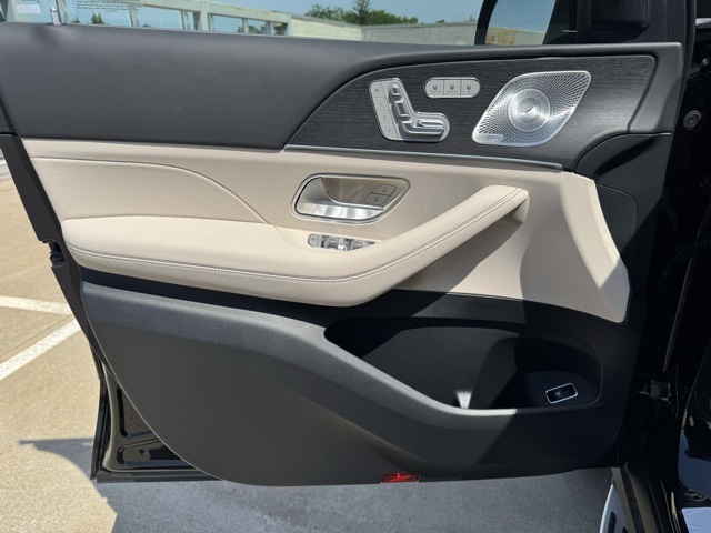 2025 Mercedes Benz GLS 450 4MATIC photo 19