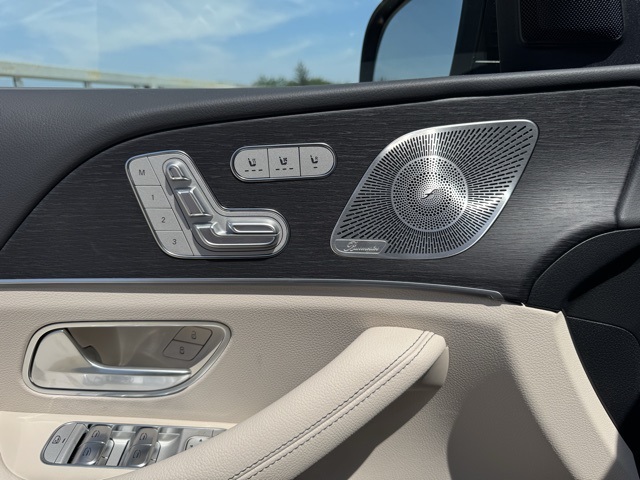 2025 Mercedes Benz GLS 450 4MATIC photo 20