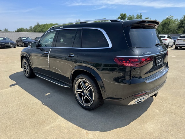 2025 Mercedes Benz GLS 450 4MATIC photo 5
