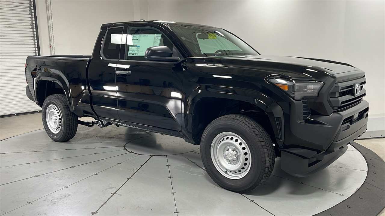 2025 Toyota Tacoma SR XtraCab photo 3