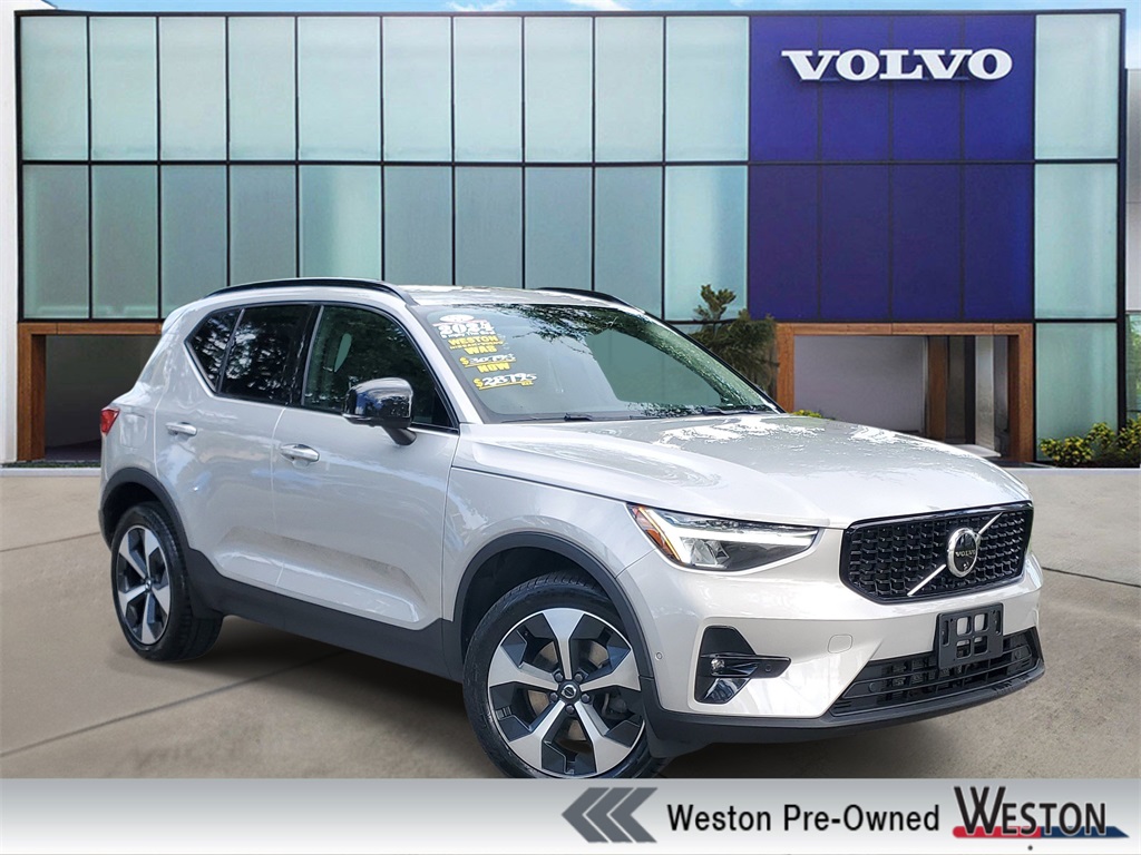 used 2024 Volvo XC40 car, priced at $28,795