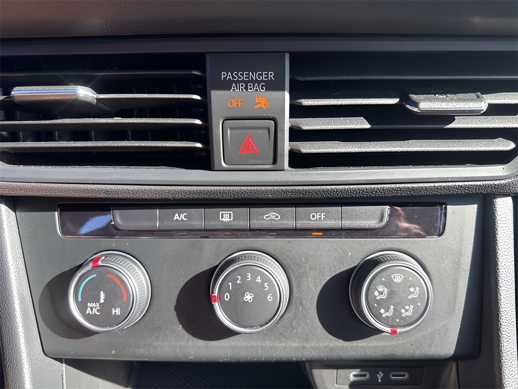 2023 Volkswagen Jetta 1.5T Sport photo 8
