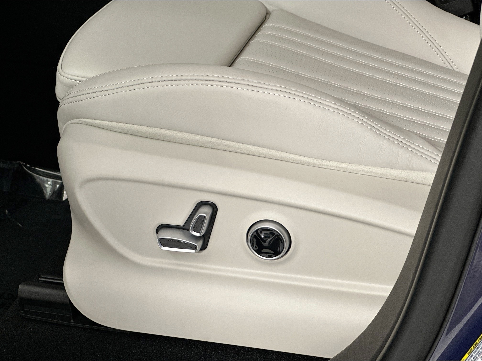 new 2026 Maserati Grecale car, priced at $97,395