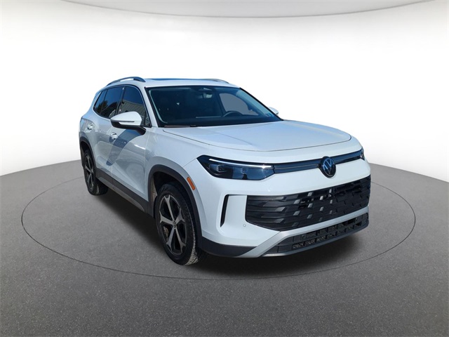 used 2025 Volkswagen Tiguan car, priced at $31,911