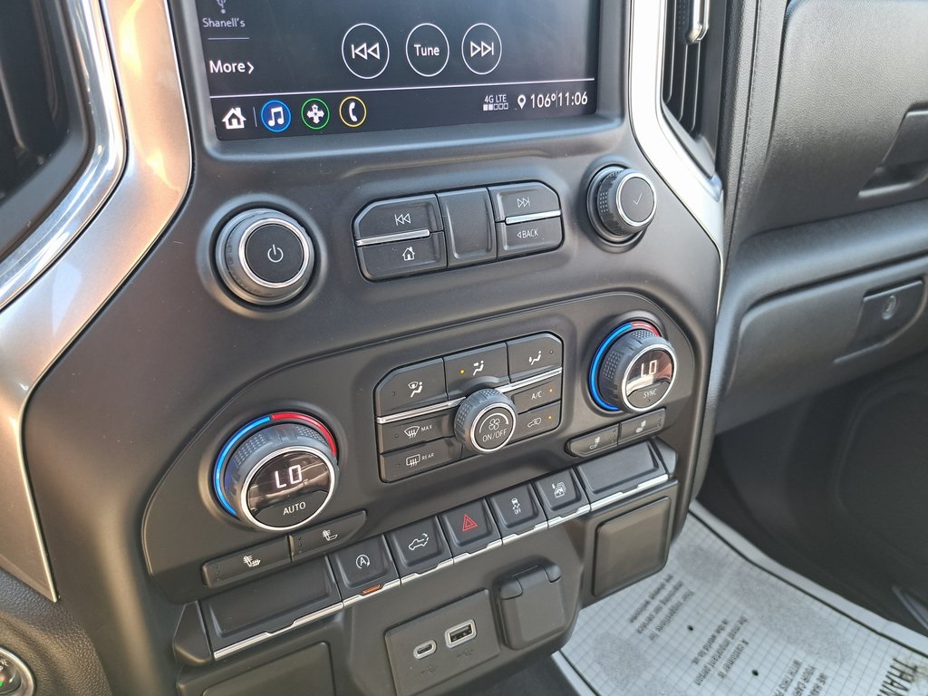 2020 Chevrolet Silverado 1500 RST 4D Crew Cab 4WD 17