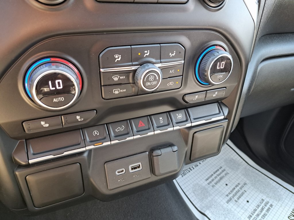 2020 Chevrolet Silverado 1500 RST 4D Crew Cab 4WD 18