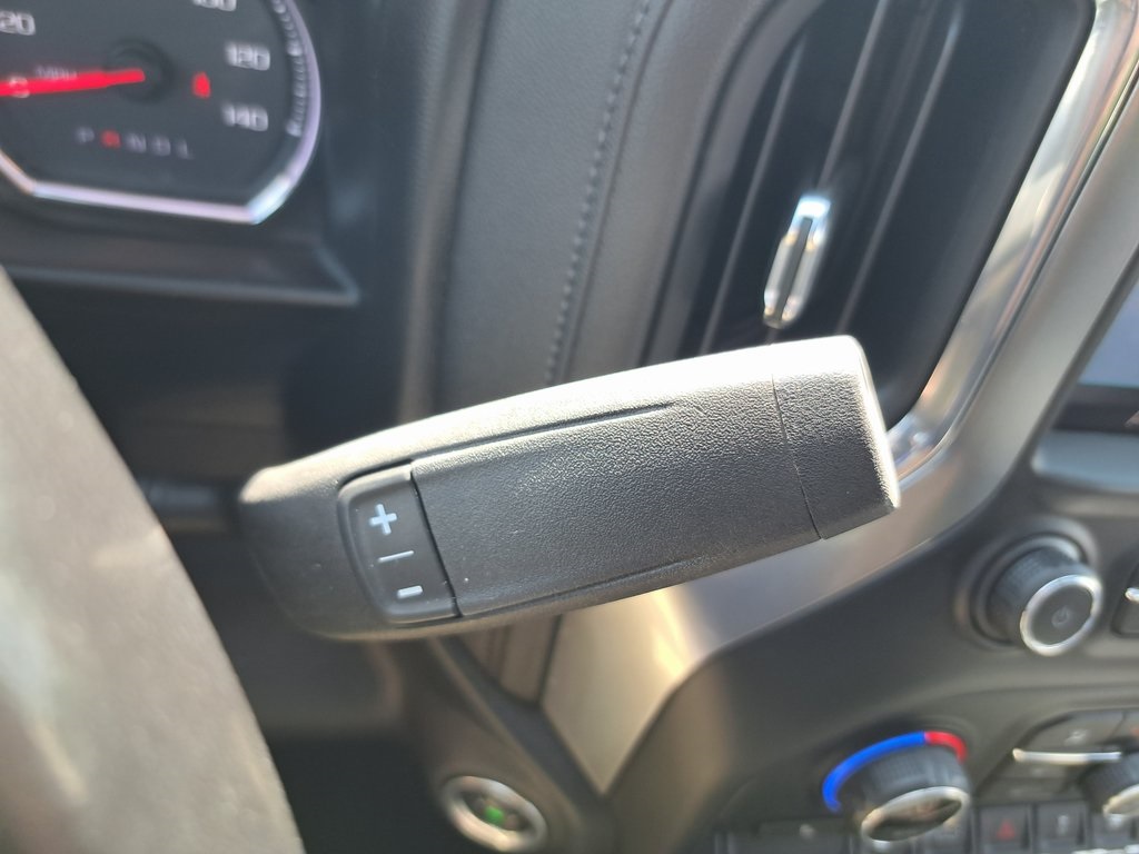 2020 Chevrolet Silverado 1500 RST 4D Crew Cab 4WD 23