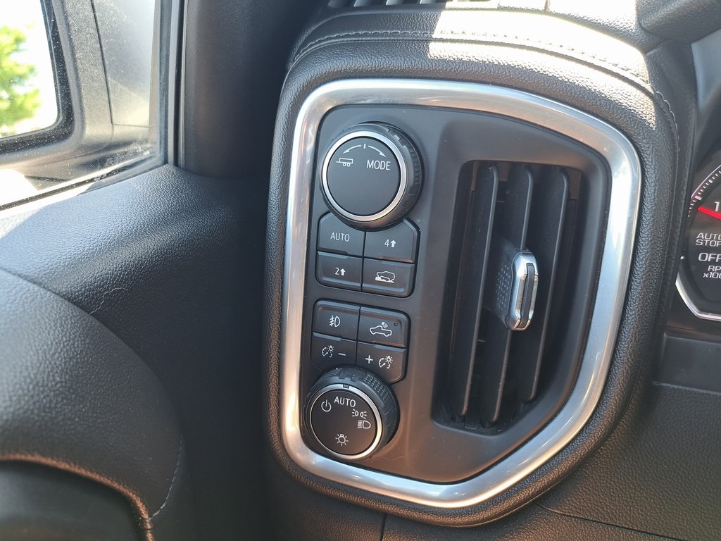2020 Chevrolet Silverado 1500 RST 4D Crew Cab 4WD 25