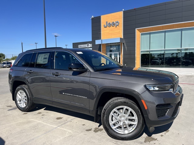 2025 Jeep Grand Cherokee Laredo's photo
