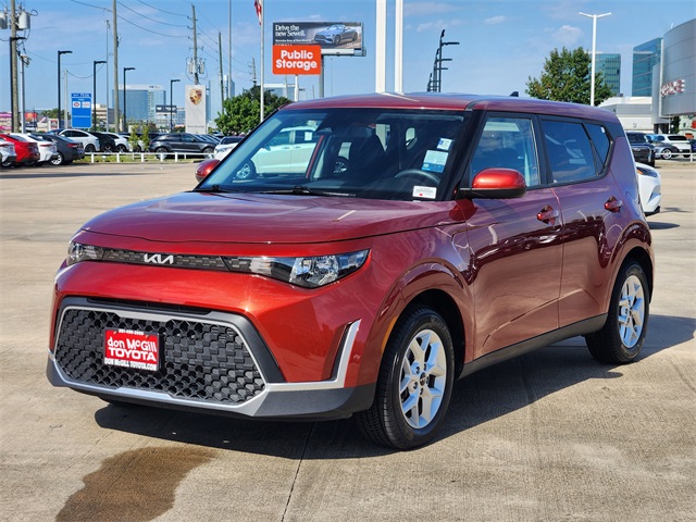 2024 Kia Soul LX photo 2