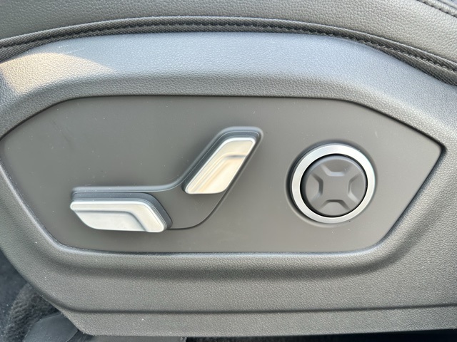 2025 Hyundai Santa Fe Limited photo 10