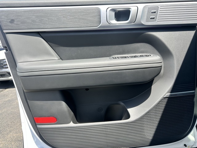 2025 Hyundai Santa Fe Limited photo 9